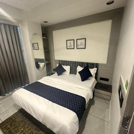Hotel Asiana Sky Motera Ahmedabad Buitenkant foto