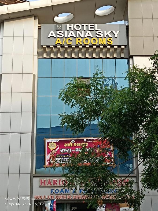 Hotel Asiana Sky Motera Ahmedabad Buitenkant foto
