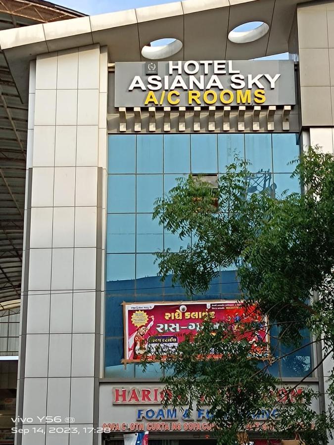 Hotel Asiana Sky Motera Ahmedabad Buitenkant foto