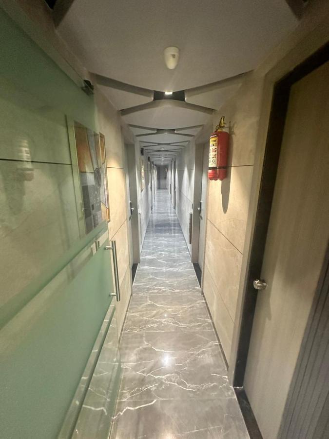 Hotel Asiana Sky Motera Ahmedabad Buitenkant foto