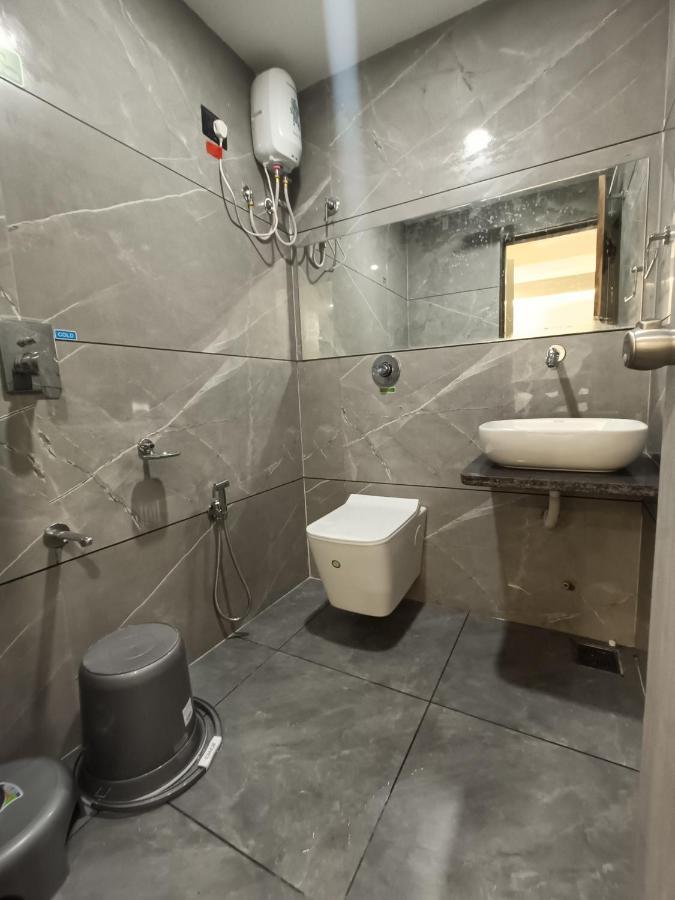Hotel Asiana Sky Motera Ahmedabad Buitenkant foto