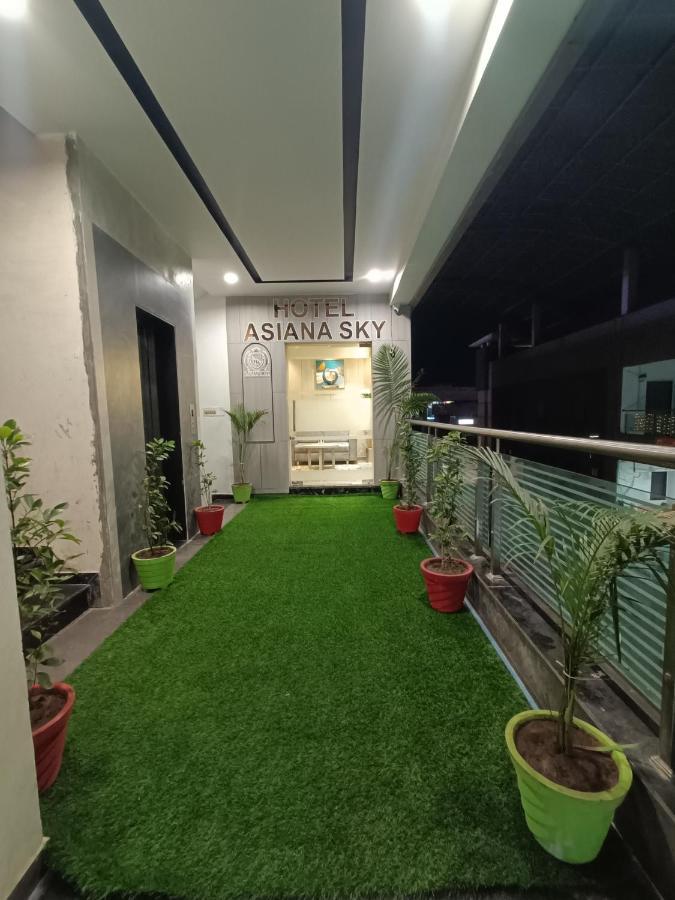 Hotel Asiana Sky Motera Ahmedabad Buitenkant foto