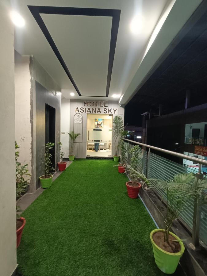 Hotel Asiana Sky Motera Ahmedabad Buitenkant foto