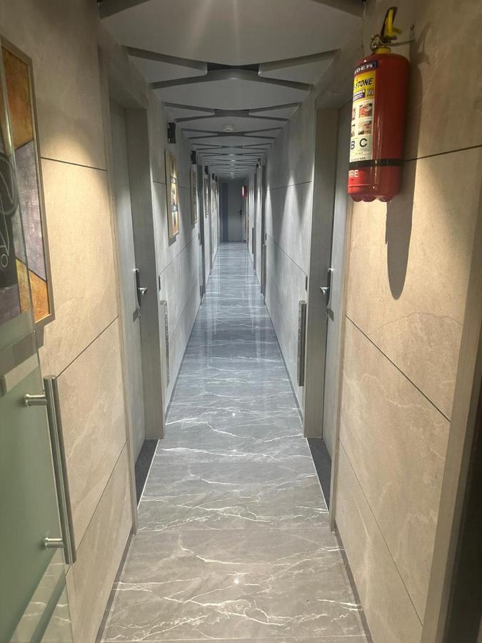 Hotel Asiana Sky Motera Ahmedabad Buitenkant foto