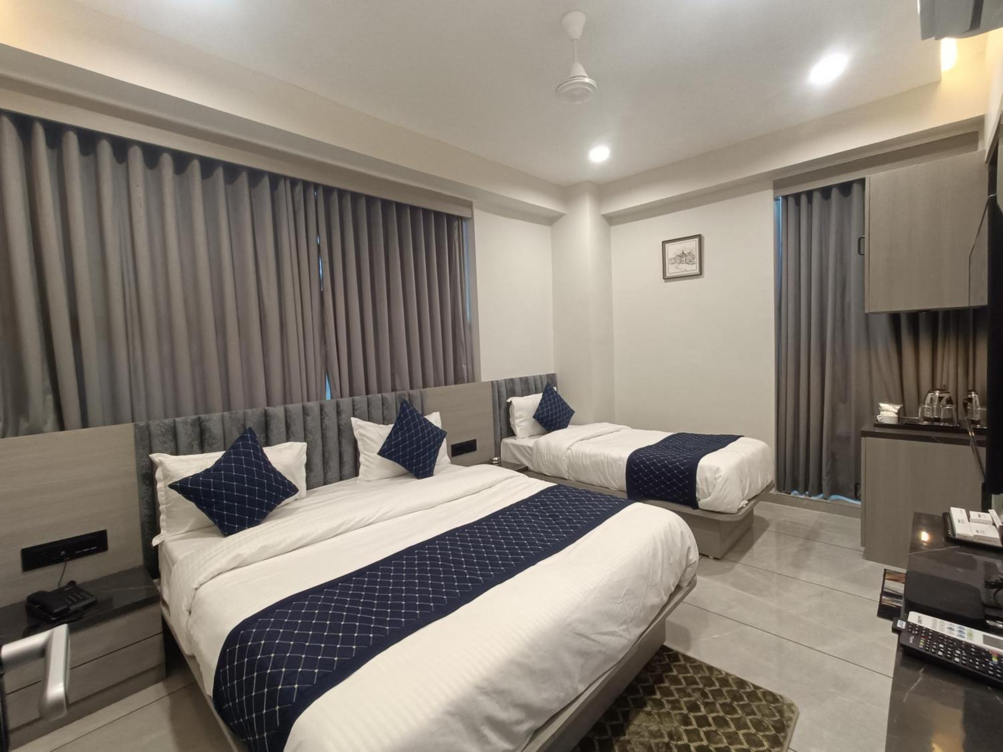 Hotel Asiana Sky Motera Ahmedabad Buitenkant foto